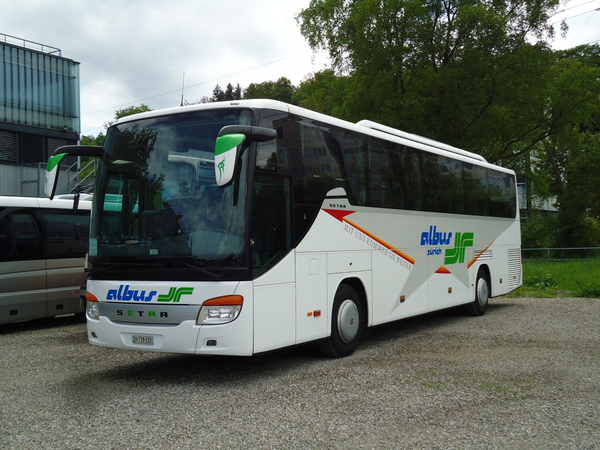 (143'993) - Albus, Zrich - ZH 738'920 - Setra am 9. Mai 2013 in Kloten, EvoBus