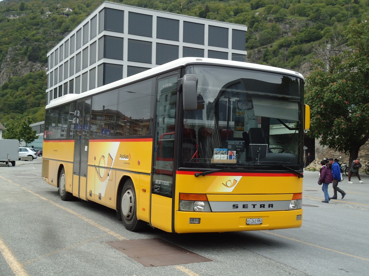 (144'554) - PostAuto Wallis - VS 241'980 - Setra (ex Zerzuben, Bisp-Eyholz Nr. 66; ex Zerzuben, Visp-Eyholz Nr. 13; ex BVZ Brig Nr. 13) am 25. Mai 2013 beim Bahnhof Brig