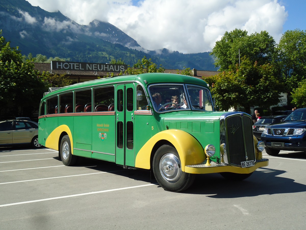 (145'529) - STI Thun - Nr. 15/BE 26'776 - Saurer/Gangloff (ex AvH Heimenschwand Nr. 5) am 30. Juni 2013 in Unterseen, Hotel Neuhaus