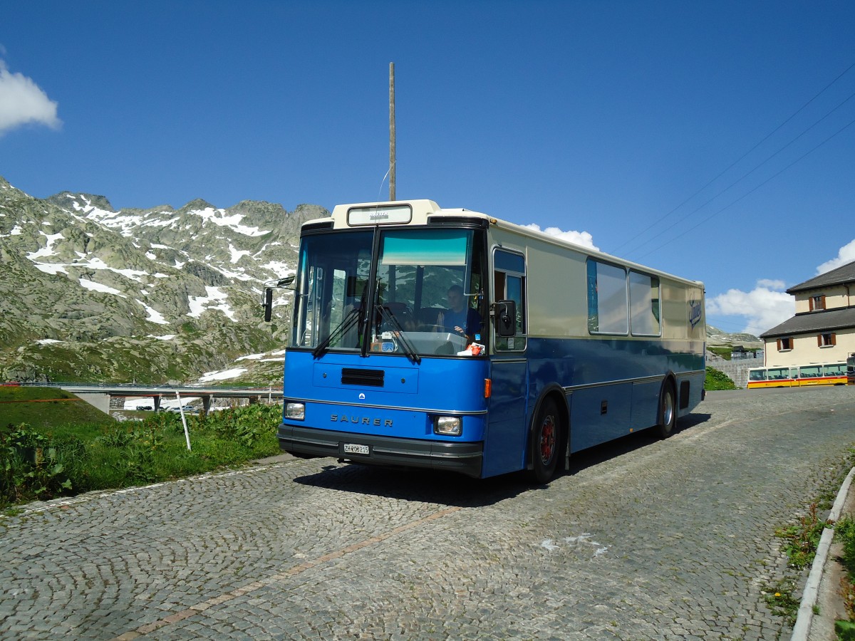 (145'853) - Hauser, Wdenswil - ZH 203'215 - Saurer/R&J (ex Bucher, Grt; ex P 25'648) am 20. Juli 2013 in Gotthard, Passhhe