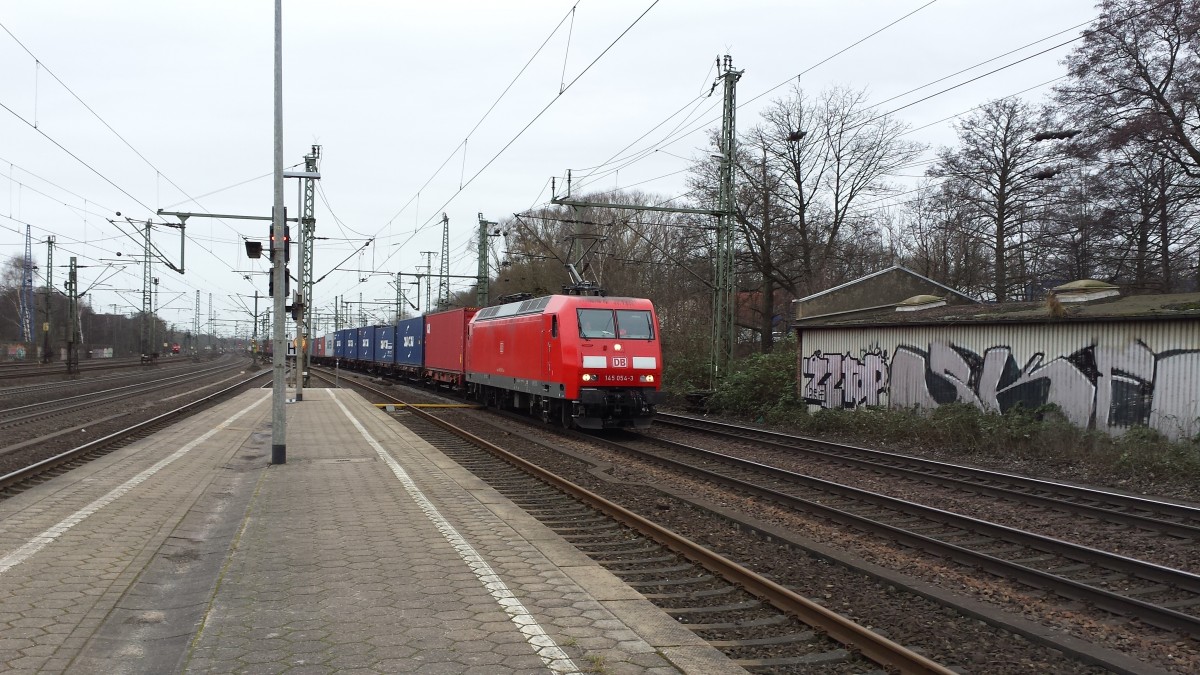 145er bei der Durchfahrt am 09.02.2016 in Hamburg-Harburg.