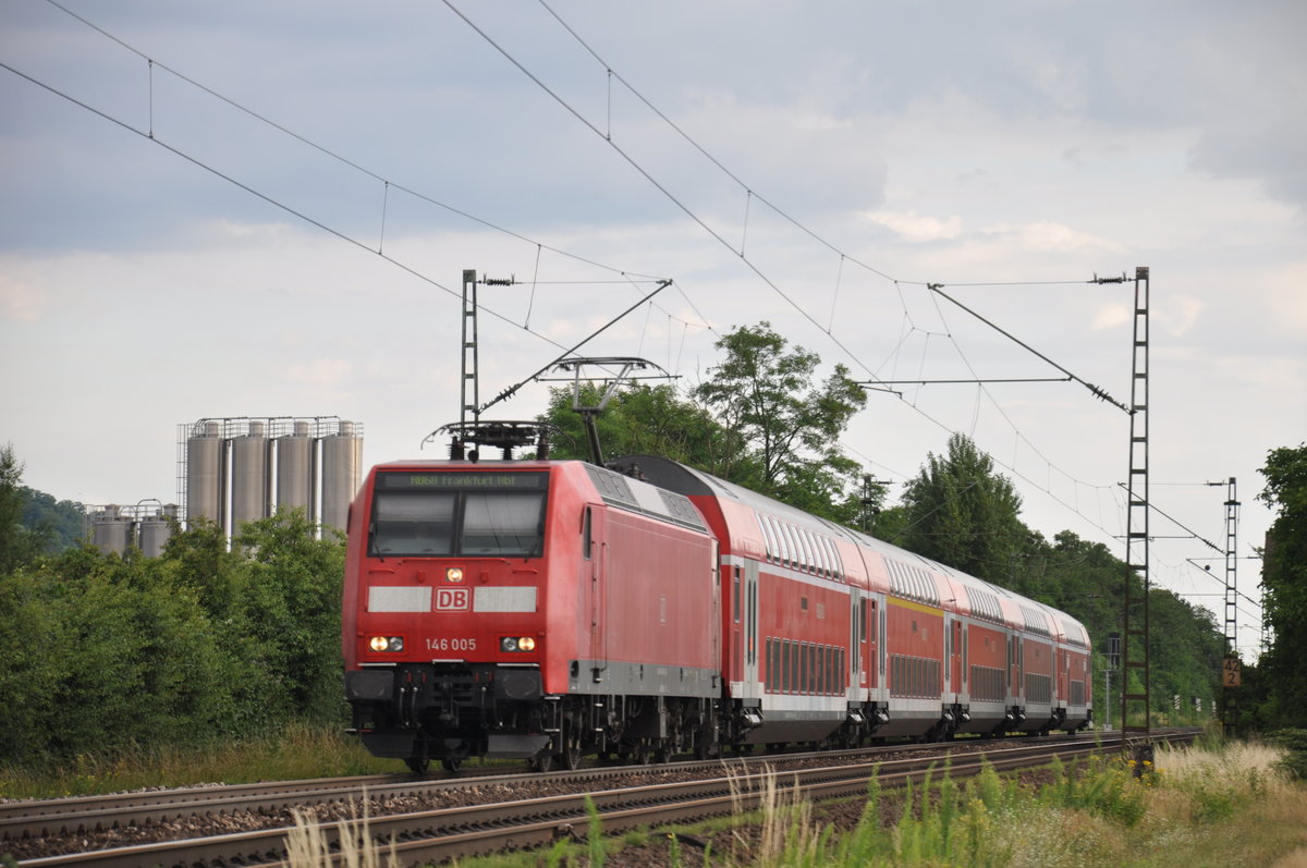 146 005 fhrt mit ihrer RB68 (15368) in Richtung Darmstadt, aufgenommen am 03.07.2017 in Bickenbach.