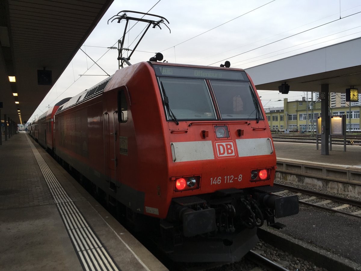 146 112 as Re 17026 nach Offenburg am 26.11.16 in Basel Bad Bf 