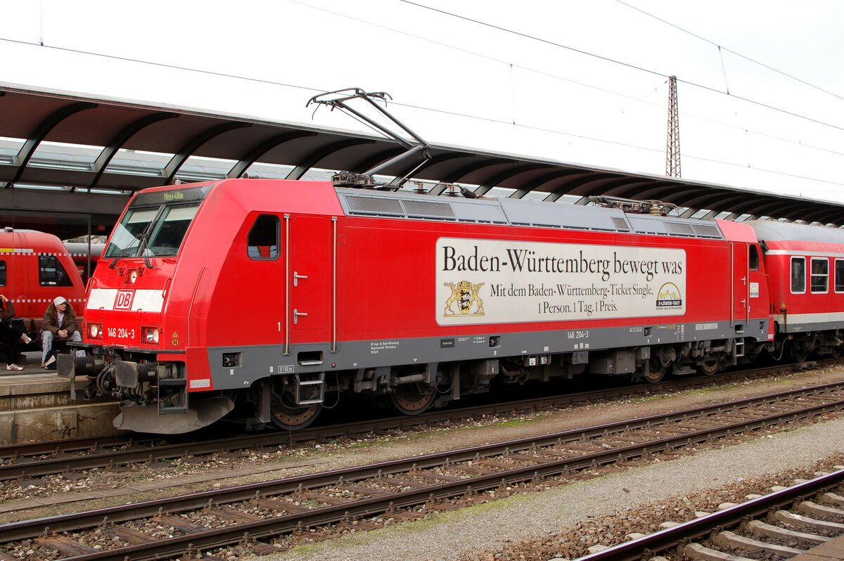 146 204-3 mit Baden-Württemberg Ticket-Werbung in Ulm am 24.11.2006.
