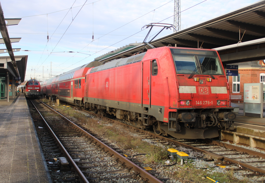 146 276-1 und 218 397-8 am 16.01.2026 im Rostocker Hbf.