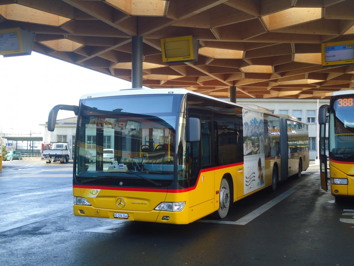 (148'566) - Buchard, Leytron - VS 104'344 - Mercedes am 29. Dezember 2013 beim Bahnhof Sion