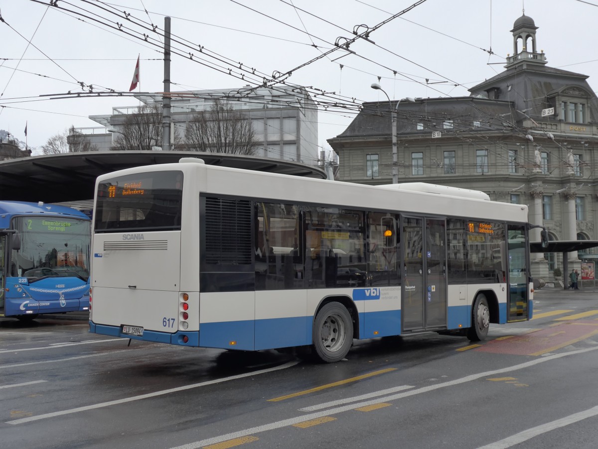(148'898) - VBL Luzern - Nr. 617/LU 15'094 - Scania/Hess am 16. Februar 2014 beim Bahnhof Luzern