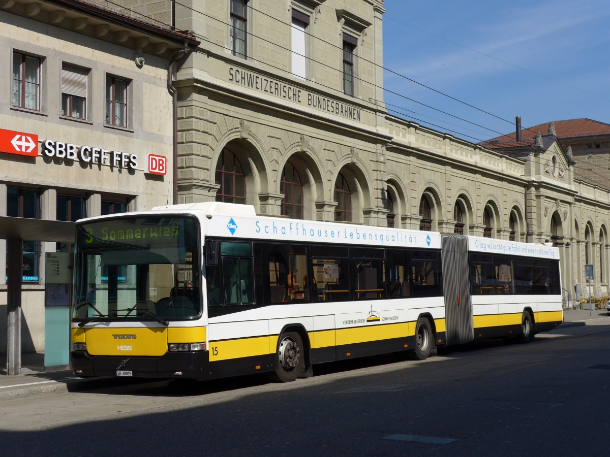 (149'413) - VBSH Schaffhausen - Nr. 15/SH 38'015 - Volvo/Hess am 29. Mrz 2014 beim Bahnhof Schaffhausen