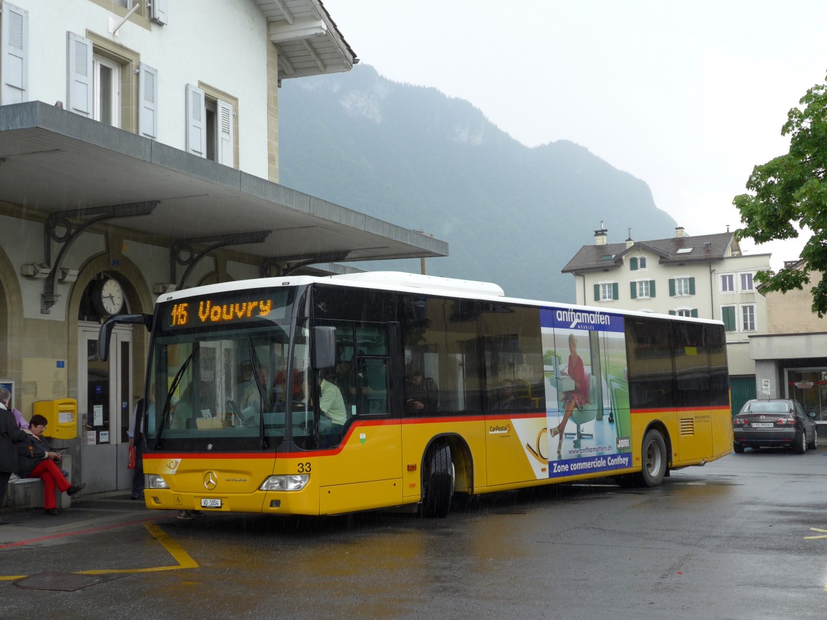 (150'902) - MOB Montreux - Nr. 33/VD 1054 - Mercedes am 26. Mai 2014 beim Bahnhof Villeneuve