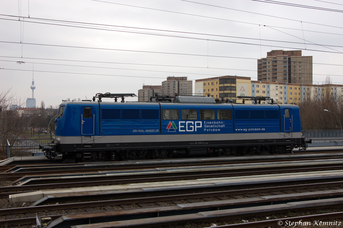 151 039-5 SRI Rail Invest GmbH fr EGP - Eisenbahngesellschaft Potsdam mbH, stand in Berlin Greifswalder Strae abgestellt. 11.02.2014
