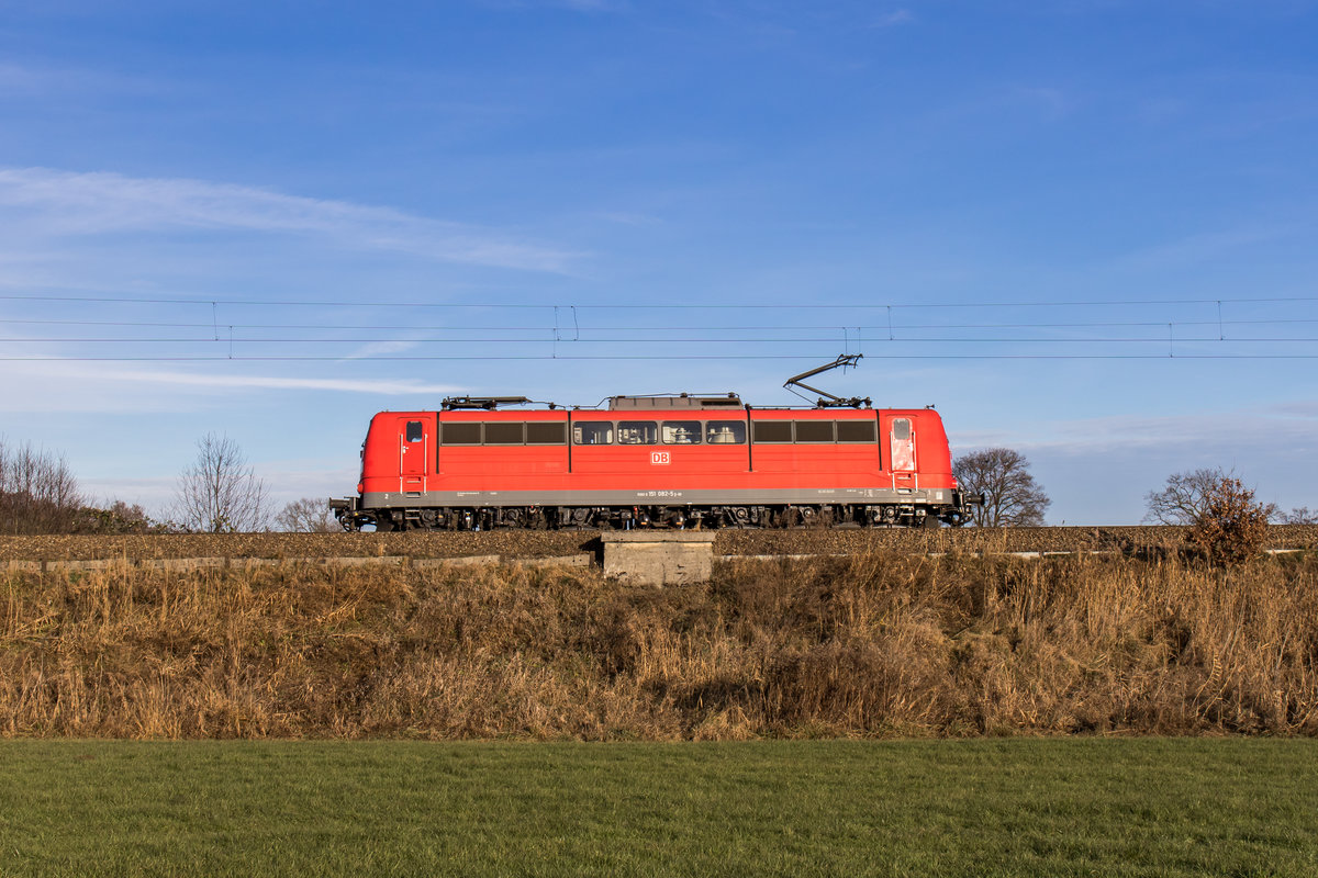 151 082 war am 13. Dezember 2016 alleine bei Rann unterwegs.