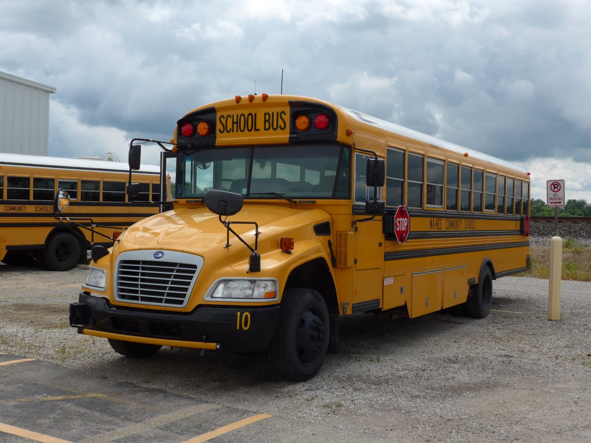 (152'950) - WA-NEE, Nappanee - Nr. 10/2052 - Bluebird am 16. Juli 2014 in Nappanee, Garage McCormick