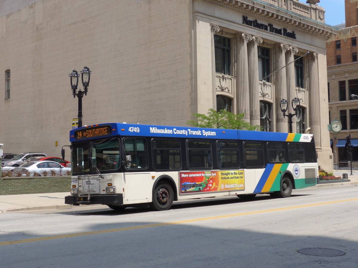 (153'007) - MCTS Milwaukee - Nr. 4749/63'276 - New Flyer am 17. Juli 2014 in Milwaukee