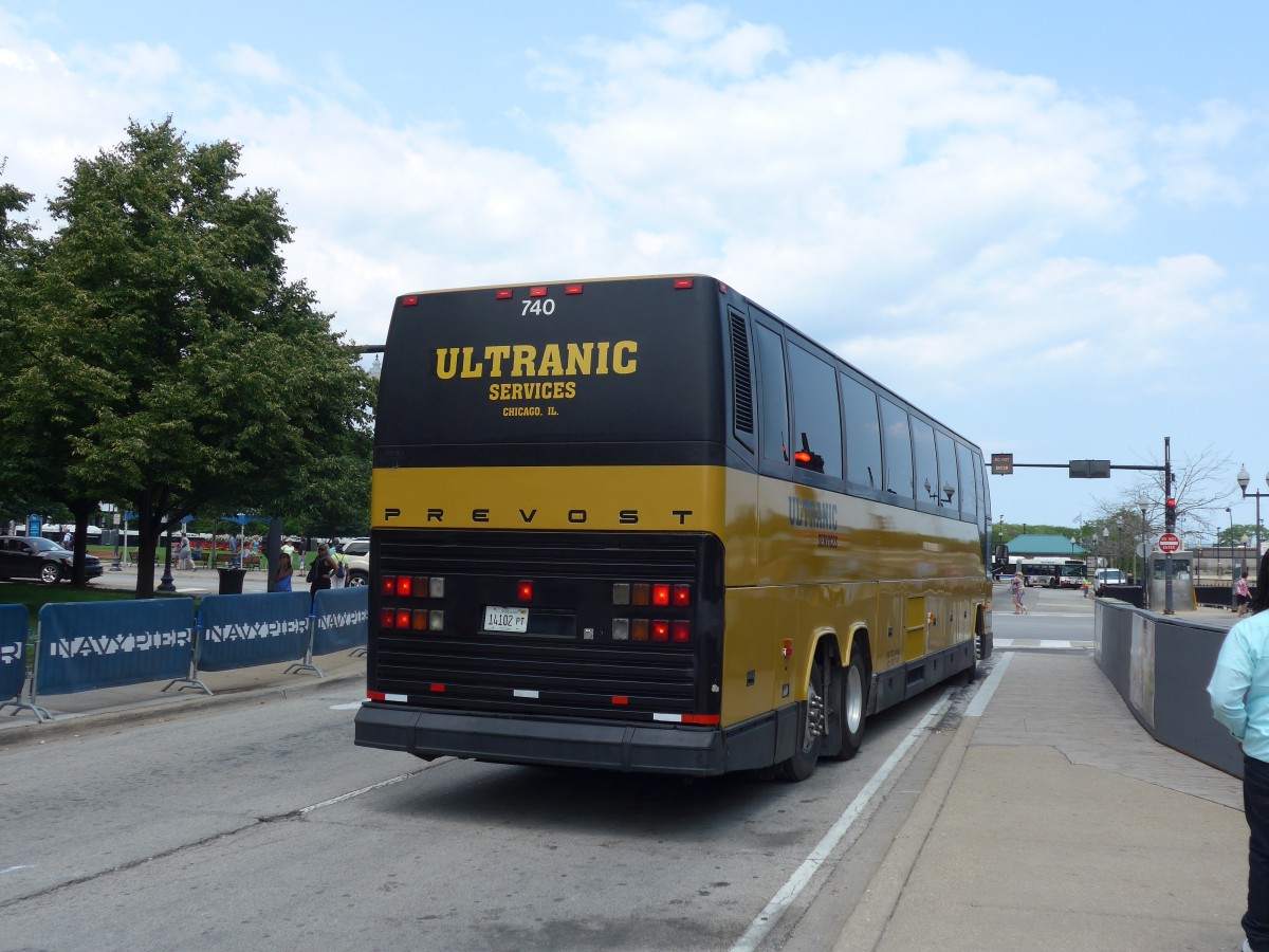 (153'154) - Ultranic, Chicago - Nr. 740/14'102 PT - Prevost am 18. Juli 2014 in Chicago, Navy Pier