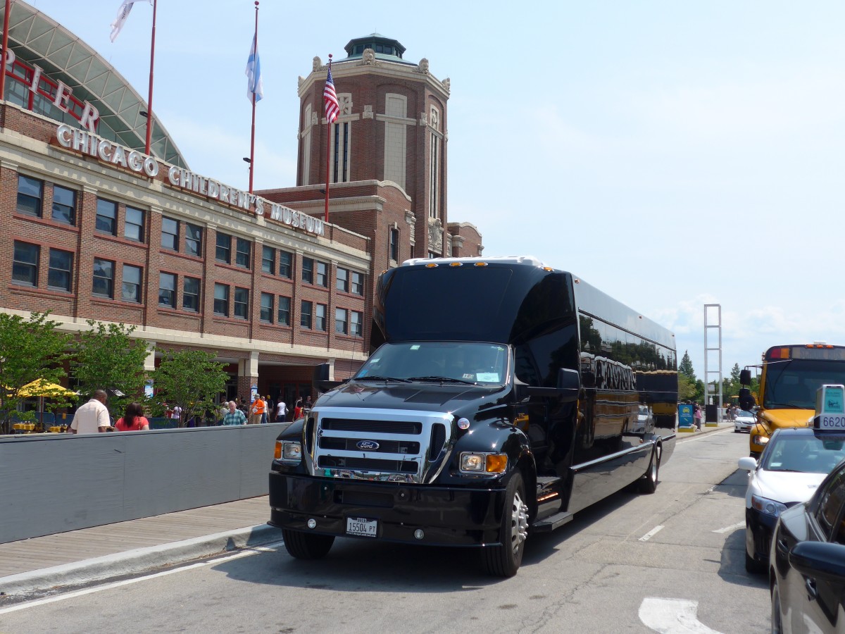 (153'219) - ??? - 15'504 PT - Ford am 18. Juli 2014 in Chicago, Navy Pier