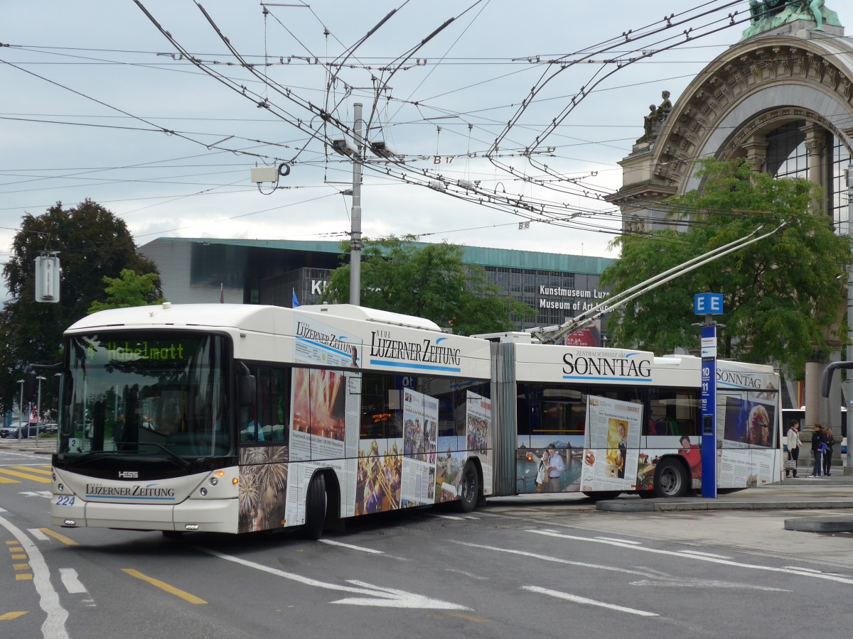 (154'025) - VBL Luzern - Nr. 224 - Hess/Hess Gelenktrolleybus am 19. August 2014 beim Bahnhof Luzern