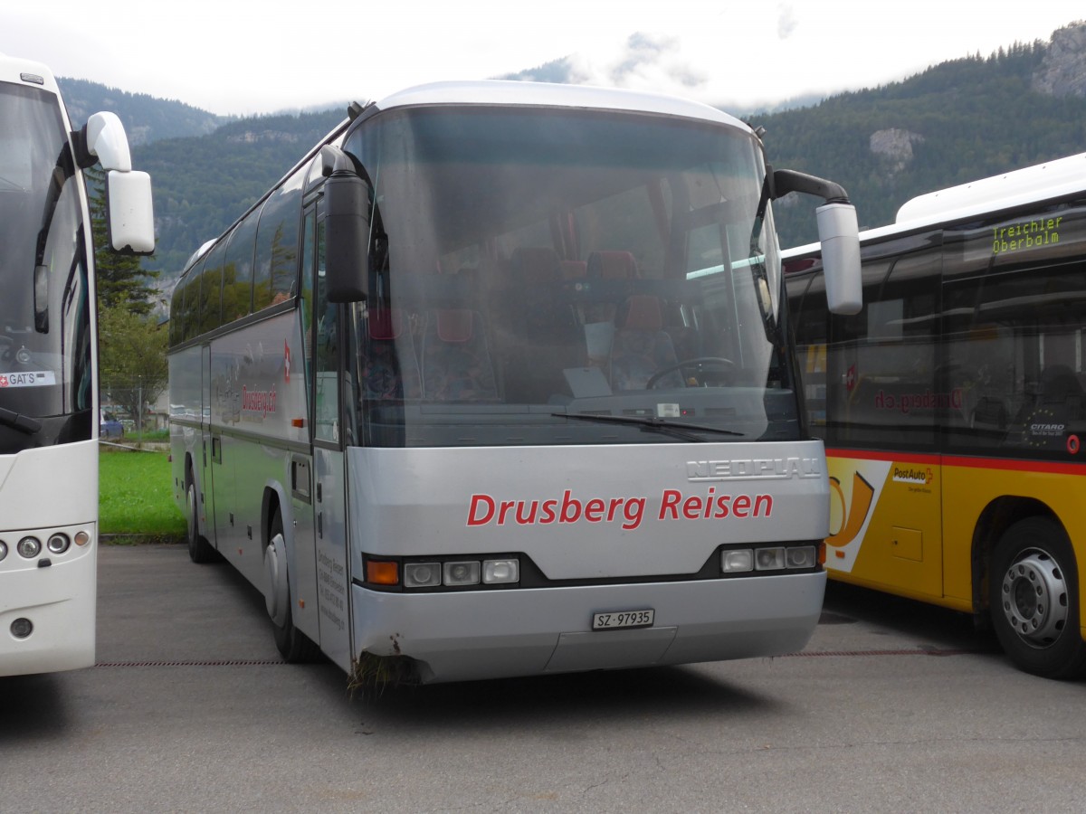 (154'706) - Schelbert, Einsiedeln - SZ 97'935 - Neoplan (ex Beeler, Merlischachen) am 30. August 2014 in Meiringen, Balm