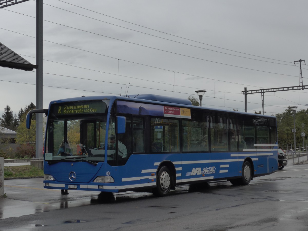 (155'757) - AFA Adelboden - Nr. 93/BE 26'705 - Mercedes (ex Nr. 5) am 13. Oktober 2014 beim Bahnhof Wimmis