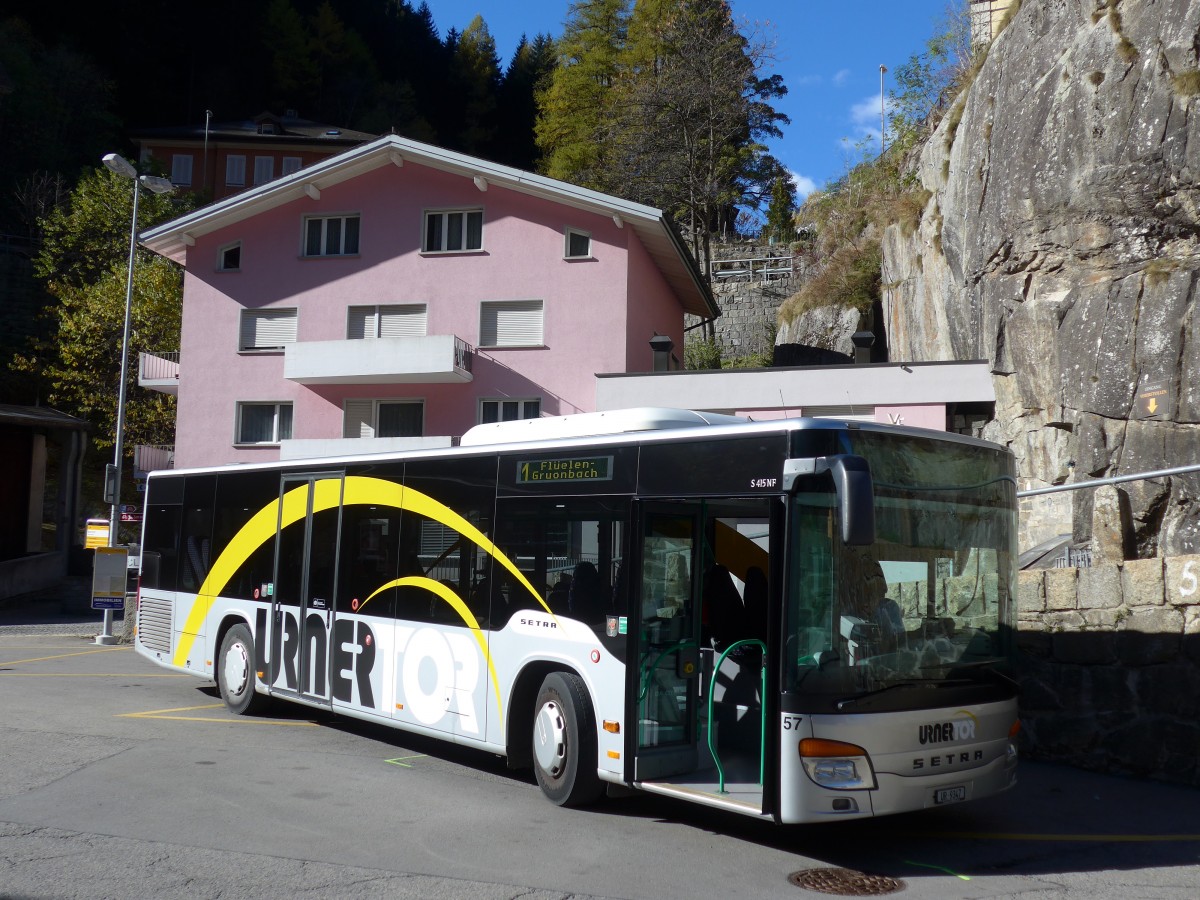 (156'357) - AAGU Altdorf - Nr. 57/UR 9347 - Setra am 31. Oktober 2014 beim Bahnhof Gschenen