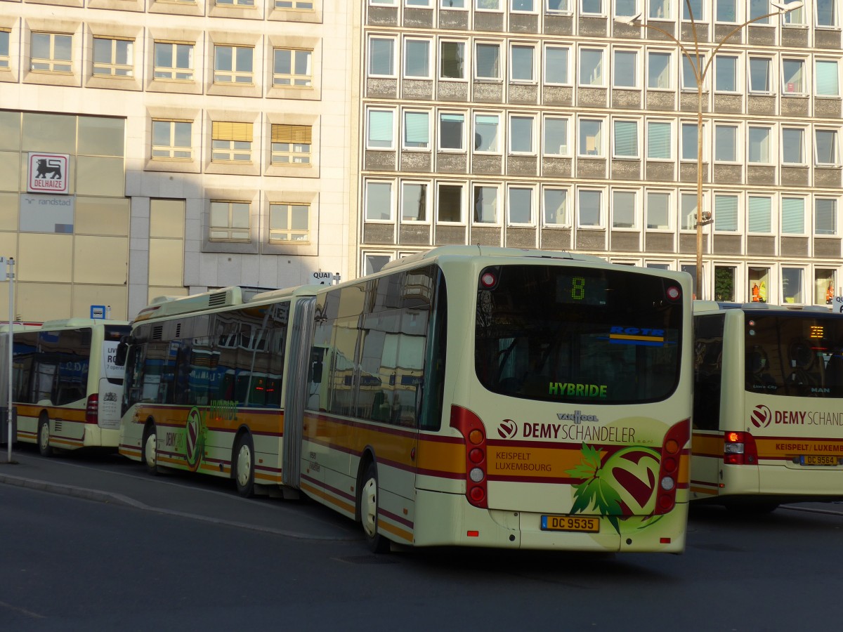 (157'366) - Demy Cars, Keispelt - DC 9535 - Van Hool am 22. November 2014 beim Bahnhof Luxembourg