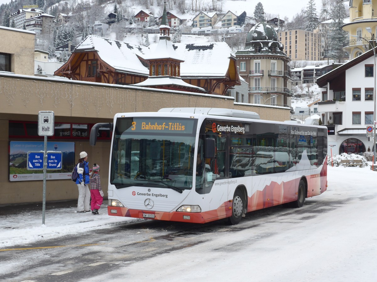 (157'955) - EAB Engelberg - Nr. 8/OW 22'333 - Mercedes (ex Ming, Sils-Maria; ex Vorfhrwagen EvoBus, D-Mannheim) am 26. Dezember 2014 beim Bahnhof Engelberg