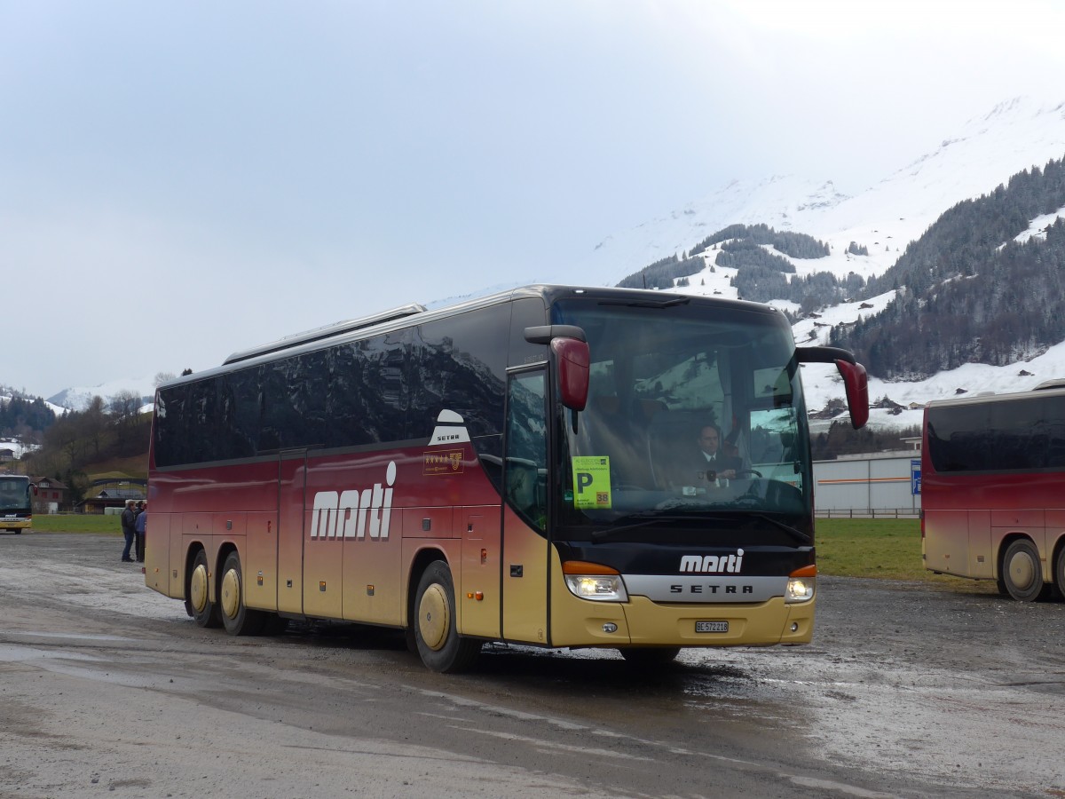 (158'371) - Marti, Kallnach - Nr. 18/BE 572'218 - Setra am 11. Januar 2015 in Frutigen, Flugplatz