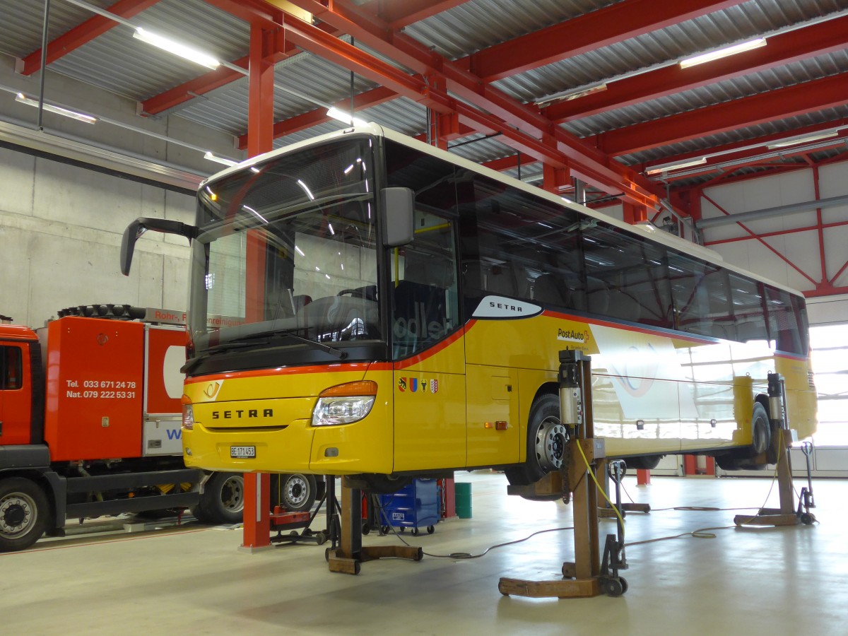 (158'476) - AVG Meiringen - Nr. 73/BE 171'453 - Setra am 24. Januar 2015 in Frutigen, Garage AFA
