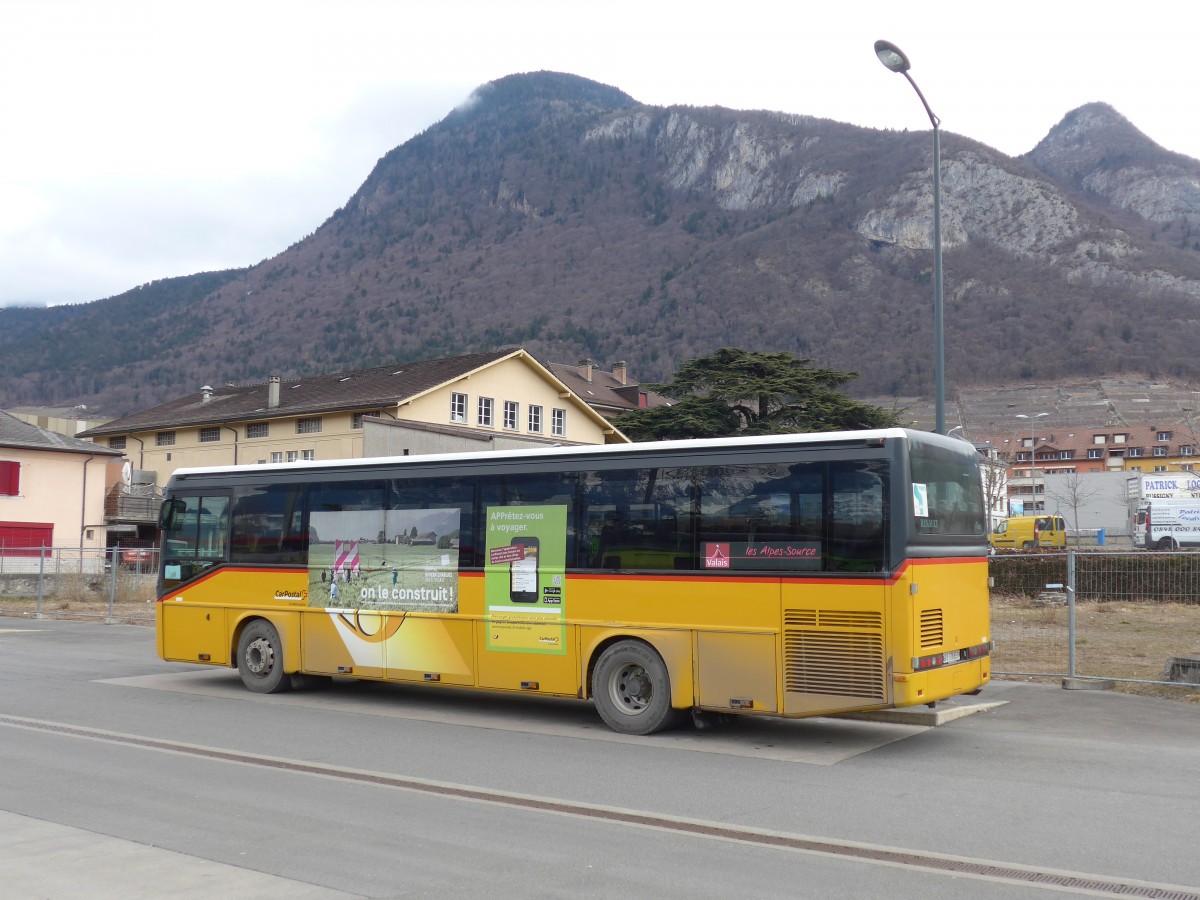 (158'769) - TPC Aigle - VS 378'653 - Renault (ex PostAuto Wallis; ex P 25'200) am 15. Februar 2015 beim Bahnhof Aigle