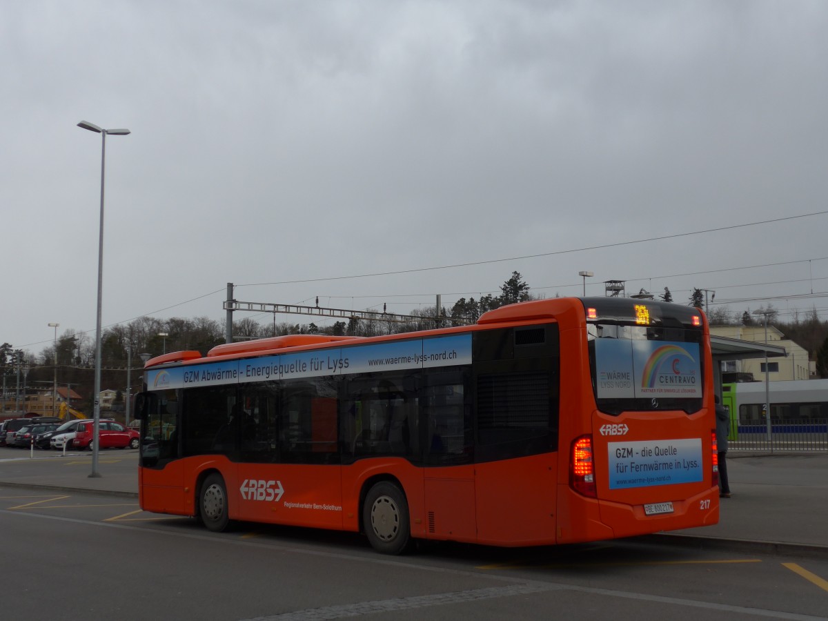 (158'944) - RBS Worblaufen - Nr. 217/BE 800'217 - Mercedes am 2. Mrz 2015 beim Bahnhof Lyss