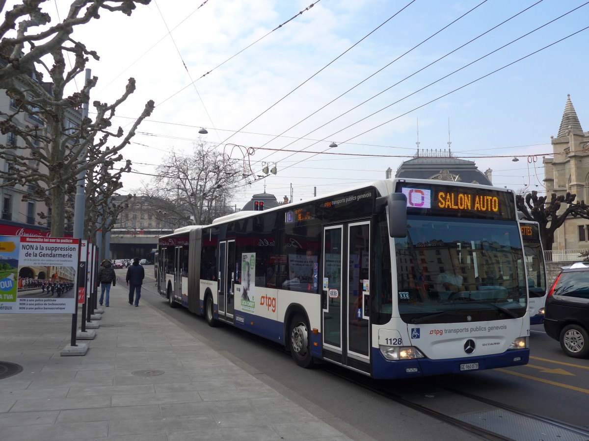 (159'128) - TPG Genve - Nr. 1128/GE 960'878 - Mercedes am 14. Mrz 2015 in Genve, Place des Vingt-Deux-Cantons