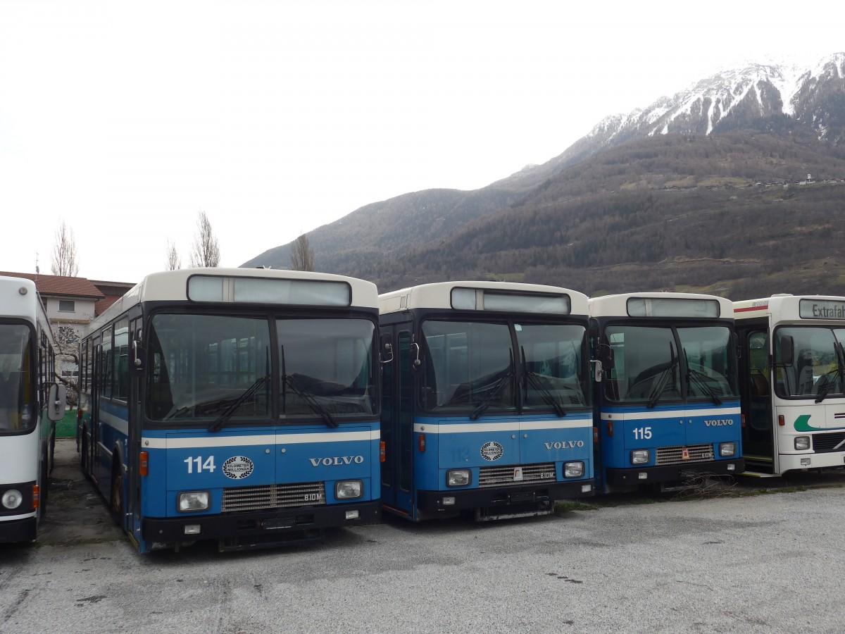 (159'565) - Ruffiner, Turtmann - Nr. 114 + 113 + 115 - Volvo/R&J (ex VBL Luzern Nr. 114 + 113 + 115) am 2. April 2015 in Turtmann, Garage