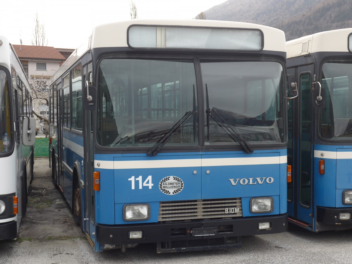 (159'566) - Ruffiner, Turtmann - Nr. 114 - Volvo/R&J (ex VBL Luzern Nr. 114) am 2. April 2015 in Turtmann, Garage