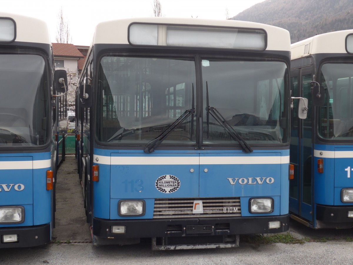 (159'567) - Ruffiner, Turtmann - Nr. 113 - Volvo/R&J (ex VBL Luzern Nr. 113) am 2. April 2015 in Turtmann, Garage