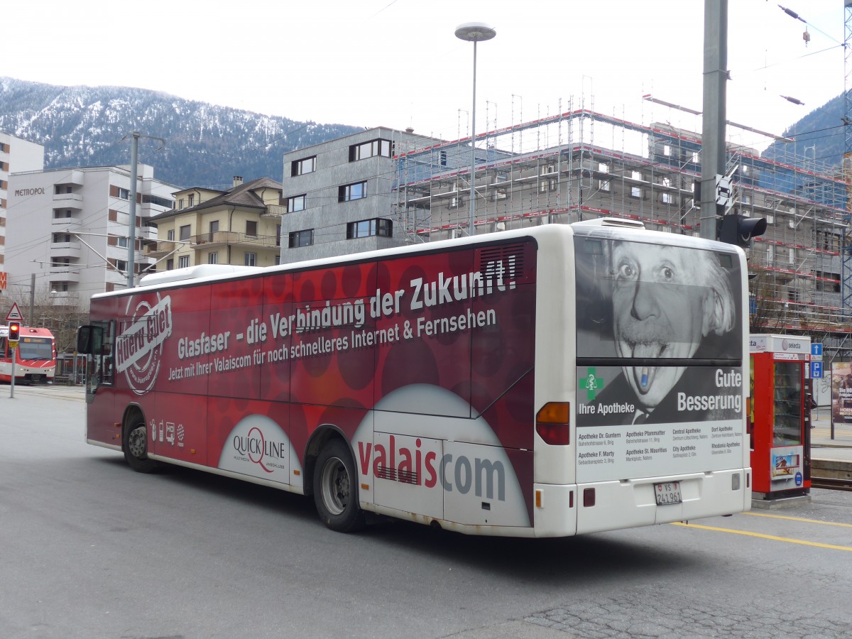 (159'668) - PostAuto Wallis - VS 241'961 - Mercedes am 5. April 2015 beim Bahnhof Brig