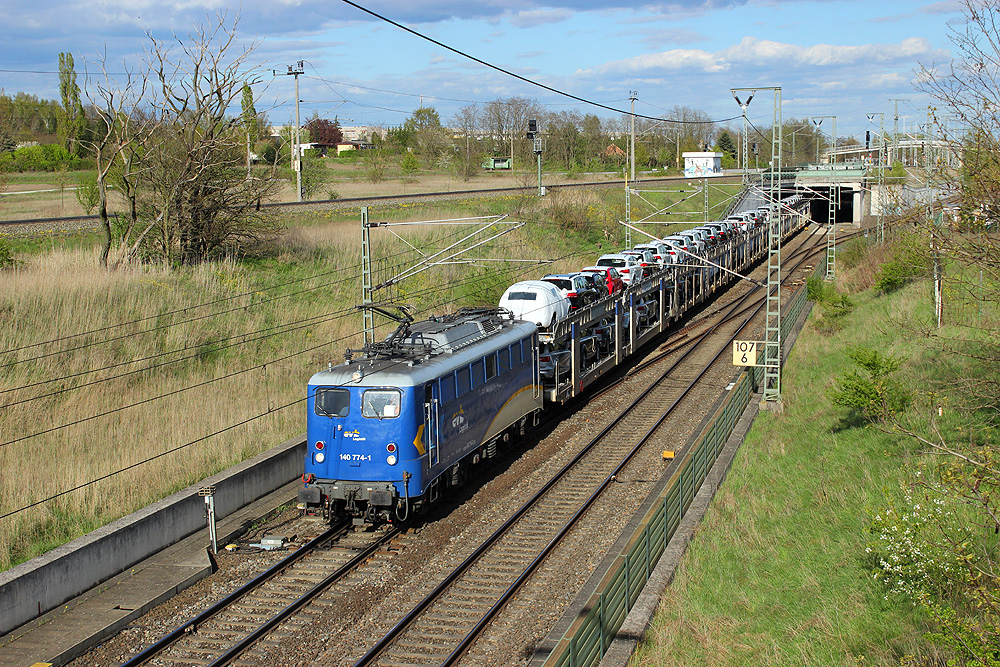 16.04.2014 17:18 Uhr - EVB 140 774 f�hrt mit einem BLG-Zug in Richtung Oebisfelde.