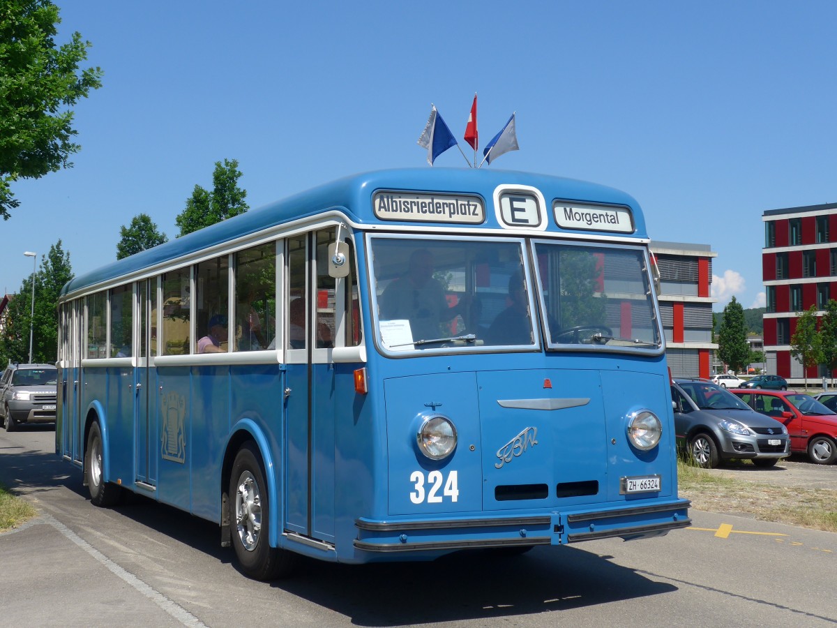 (161'889) - VBZ Zrich (TMZ) - Nr. 324/ZH 66'324 - FBW/Tscher (ex Privat; ex VBZ Zrich Nr. 324) am 6. Juni 2015 in Thayngen, Saurertreffen