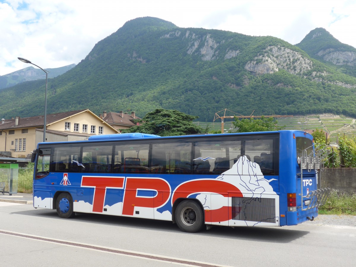 (162'350) - TPC Aigle - Nr. 4/VS 325'127 - Volvo am 20. Juni 2015 beim Bahnhof Aigle