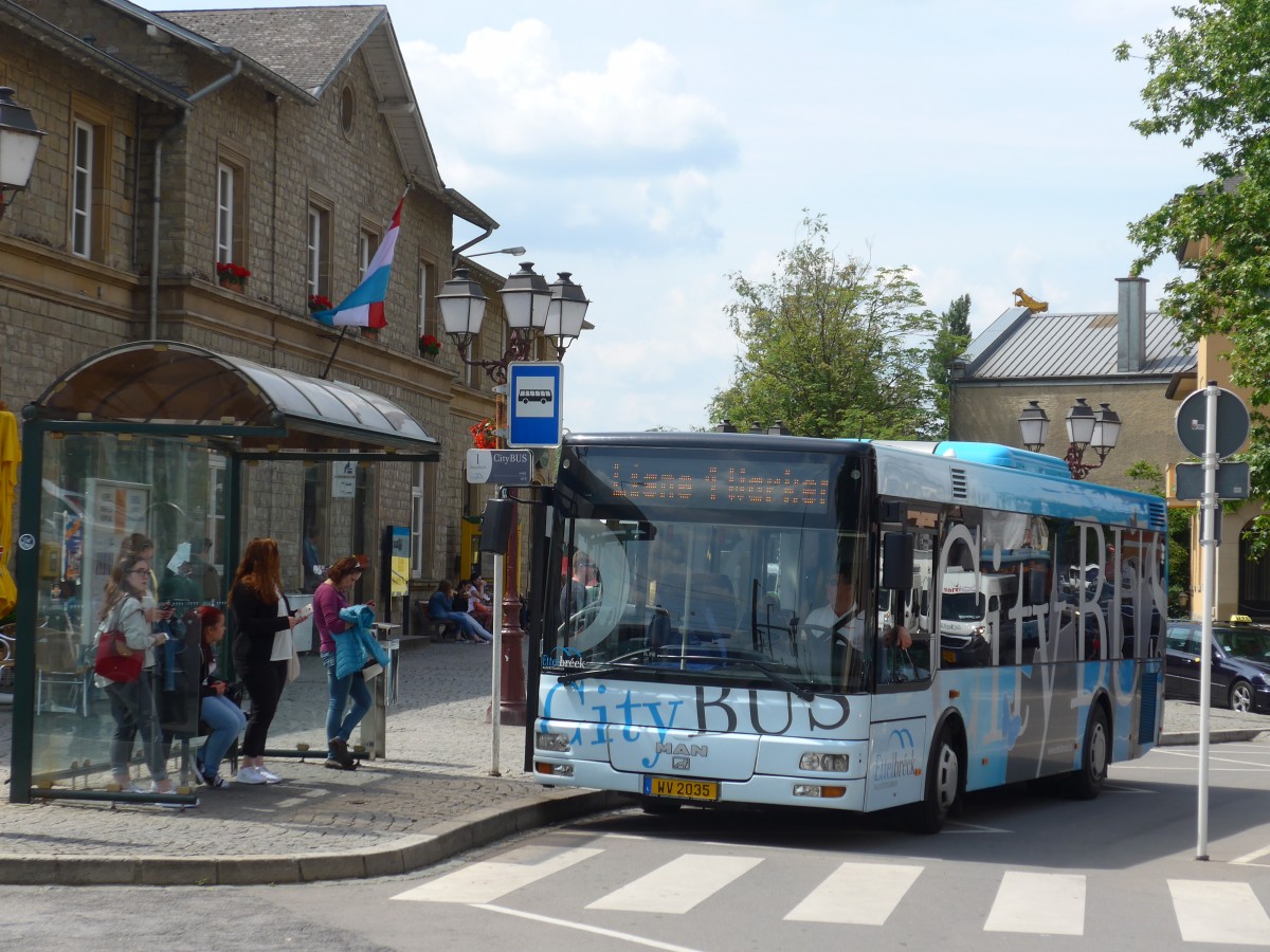 (162'590) - Wagener, Mertzig - WV 2035 - MAN am 25. Juni 2015 beim Bahnhof Ettelbruck