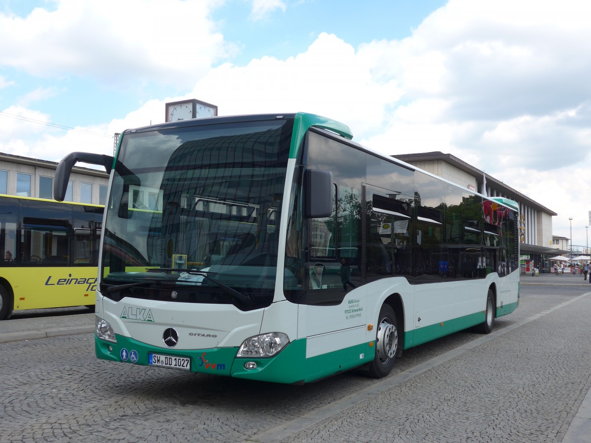 (162'711) - ALKA-Reisen, Schwanfeld - SW-DD 1027 - Mercedes am 27. Juni 2015 beim Bahnhof Wrzburg