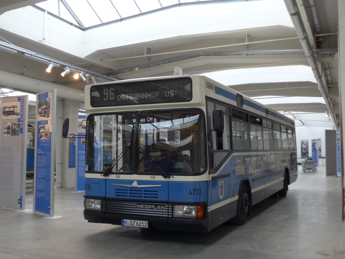 (162'807) - MVG Mnchen (OCM) - Nr. 4712/M-DZ 6212 - Neoplan/Deutz am 28. Juni 2015 in Mnchen, MVG-Museum