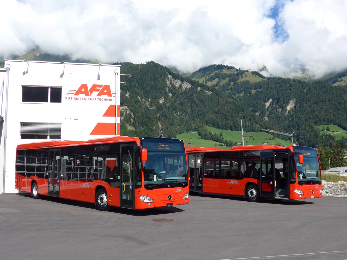 (163'677) - AFA Adelboden - Nr. 27 + Nr. 28/BE 43'089 - Mercedes am 20. August 2015 in Frutigen, Garage