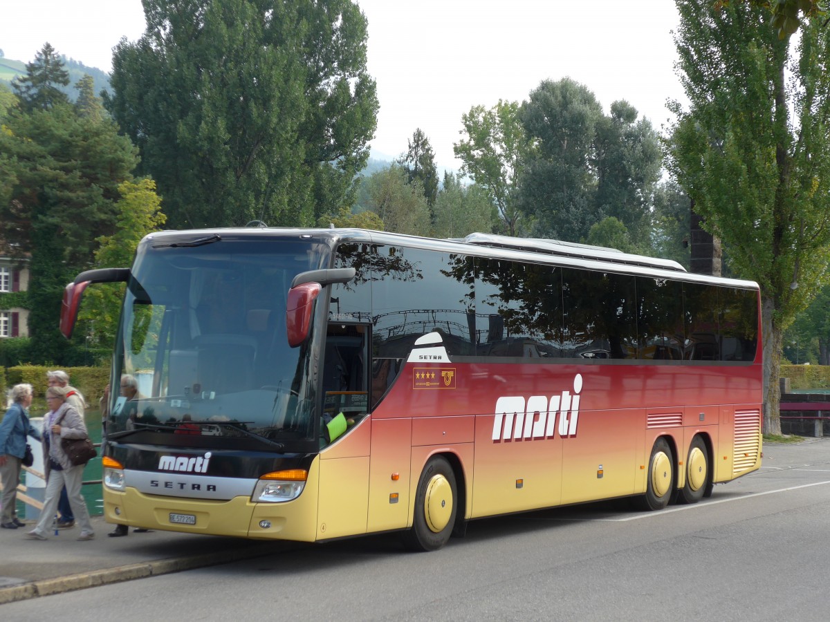 (164'559) - Marti, Kallnach - Nr. 4/BE 572'204 - Setra am 10. September 2015 bei der Schifflndte Thun