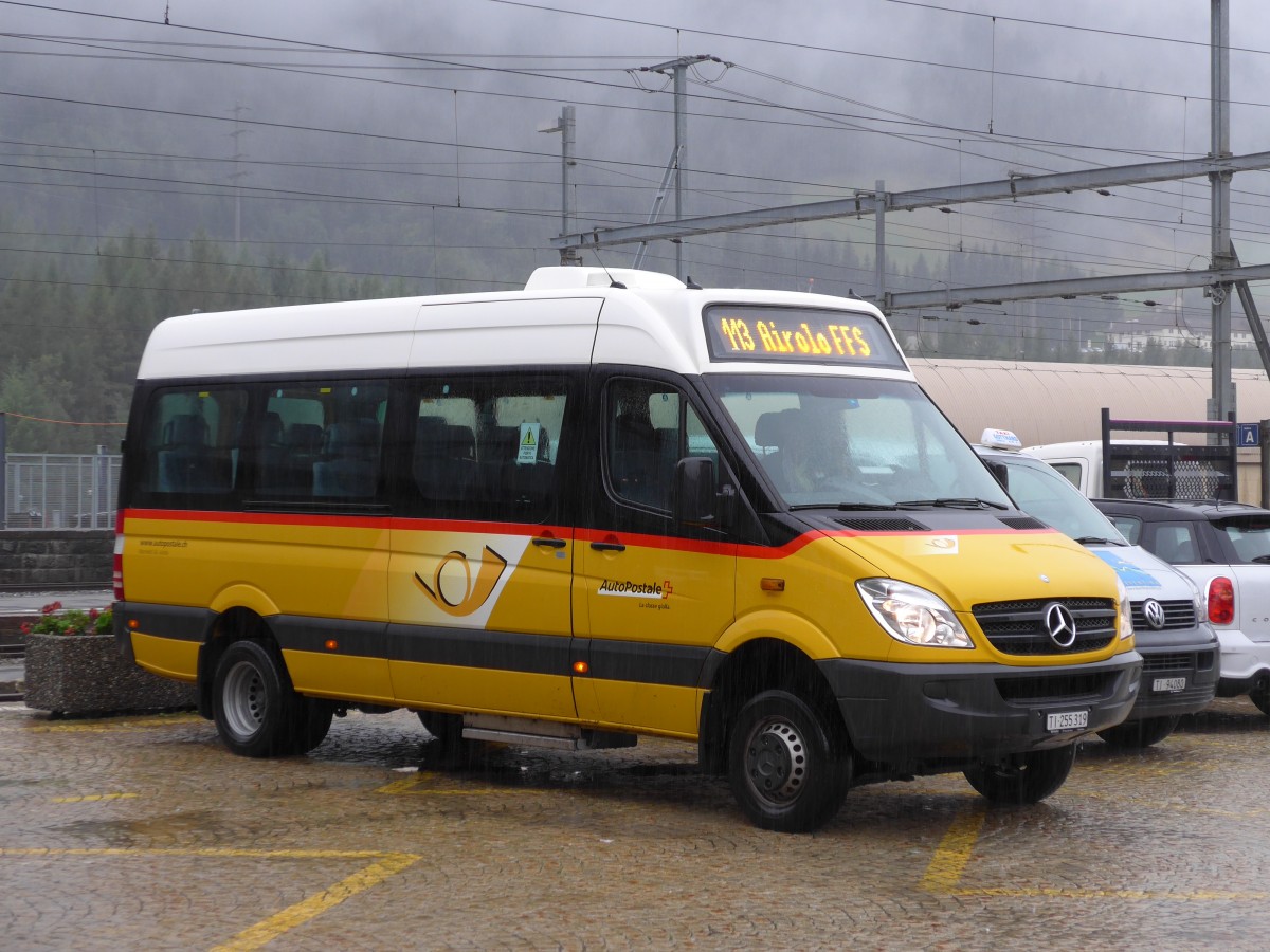 (164'929) - Marchetti, Airolo - TI 255'319 - Mercedes am 16. September 2015 beim Bahnhof Airolo