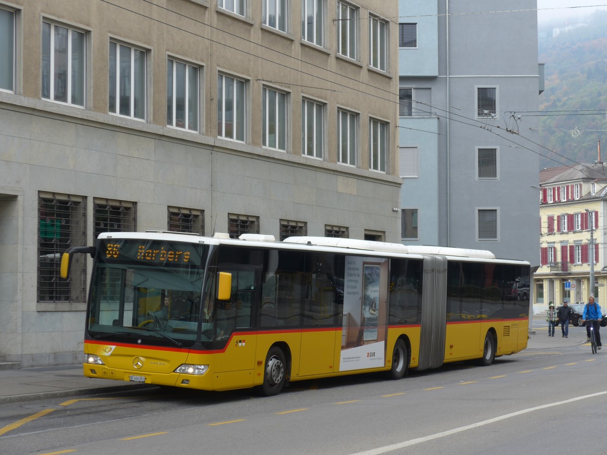 (166'415) - AVA Aarberg - Nr. 10/BE 666'083 - Mercedes am 24. Oktober 2015 in Biel, Bahnhofplatz