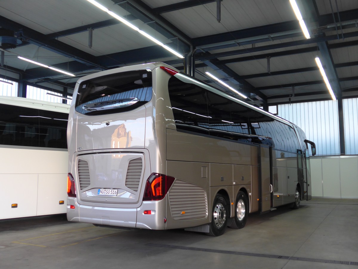 (166'563) - Aus Deutschland: Setra, Ulm - NU-SO 516 - Setra am 6. November 2015 in Kloten, EvoBus