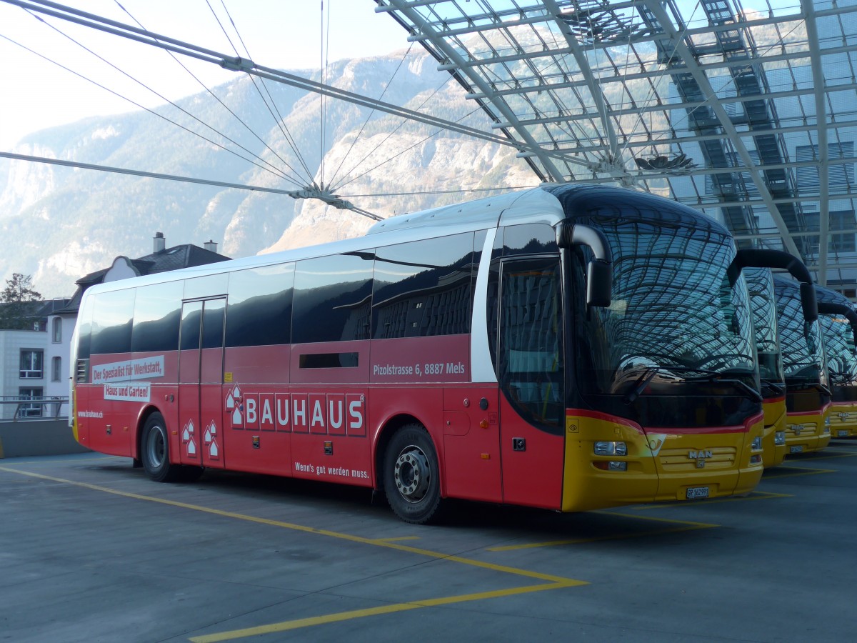 (168'101) - PostAuto Graubnden - GR 162'991 - MAN am 29. Dezember 2015 in Chur, Postautostation