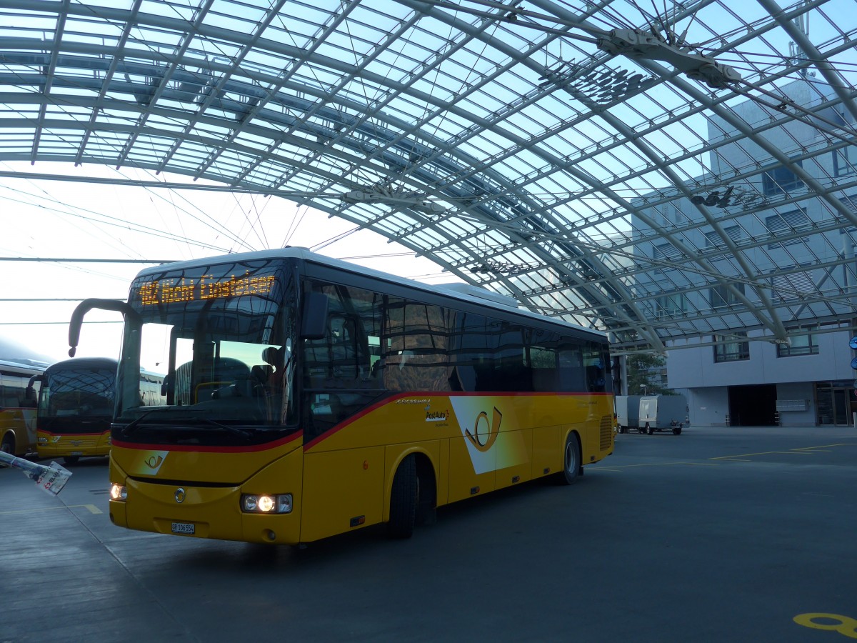 (168'102) - PostAuto Graubnden - GR 106'554 - Irisbus am 29. Dezember 2015 in Chur, Postautostation