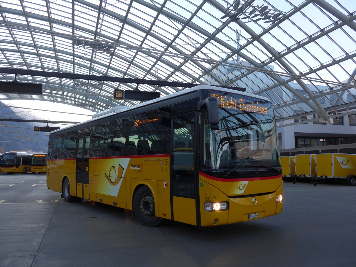 (168'105) - PostAuto Graubnden - GR 106'554 - Irisbus am 29. Dezember 2015 in Chur, Postautostation