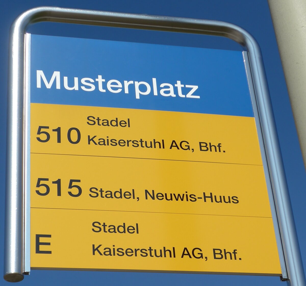 (169'326) - ZVV/PostAuto-Haltestellenschild - Stadel, Musterplatz - am 19. Mrz 2016