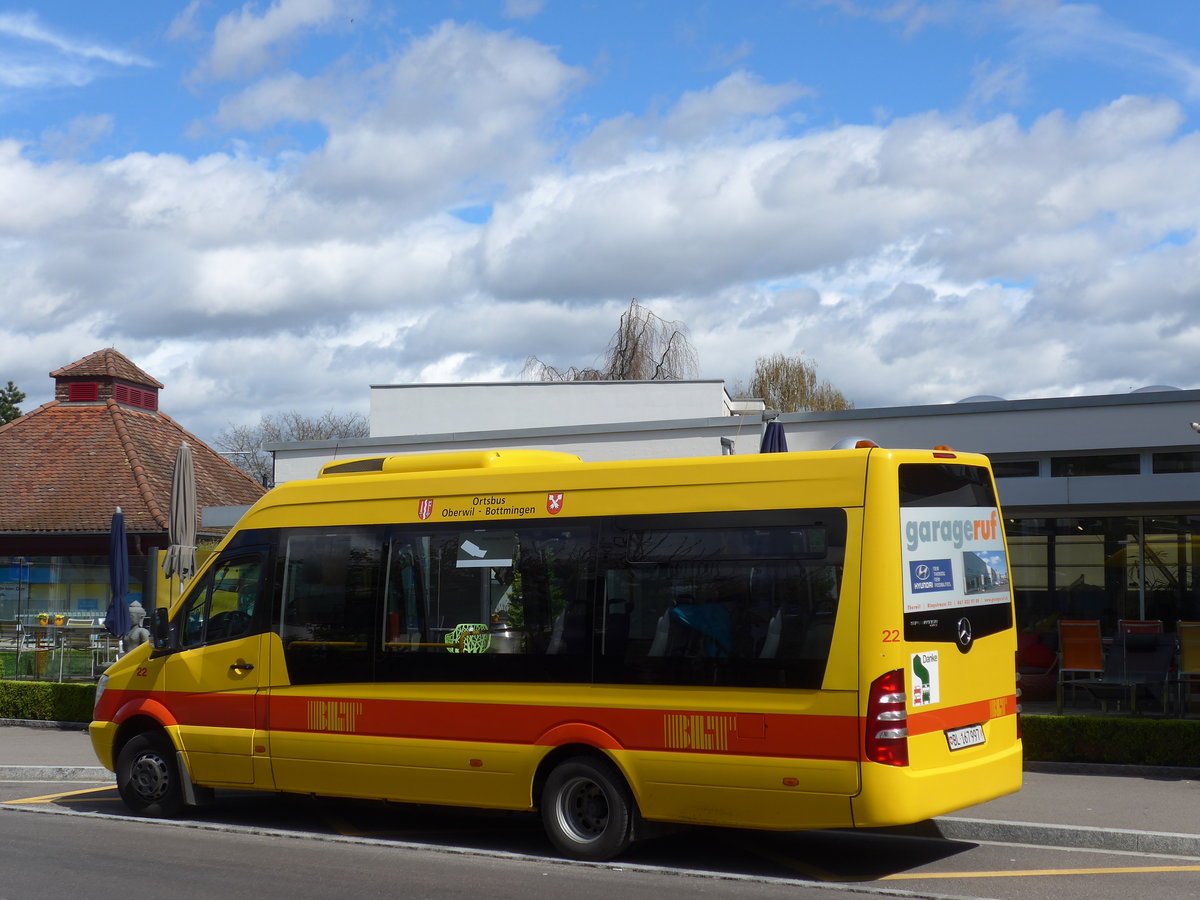 (170'113) - BLT Oberwil - Nr. 22/BL 167'997 - Mercedes am 16. April 2016 in Bottmingen, Schloss